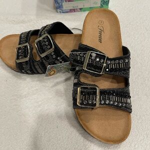 Black rhinestone and sparkle size 7 slides-Forever